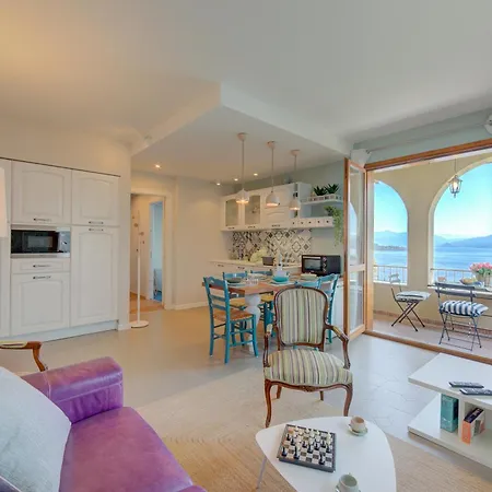 Pandora View - Happy * Stresa