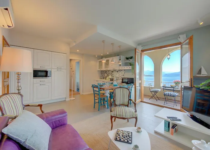 Pandora View - Happy * Stresa